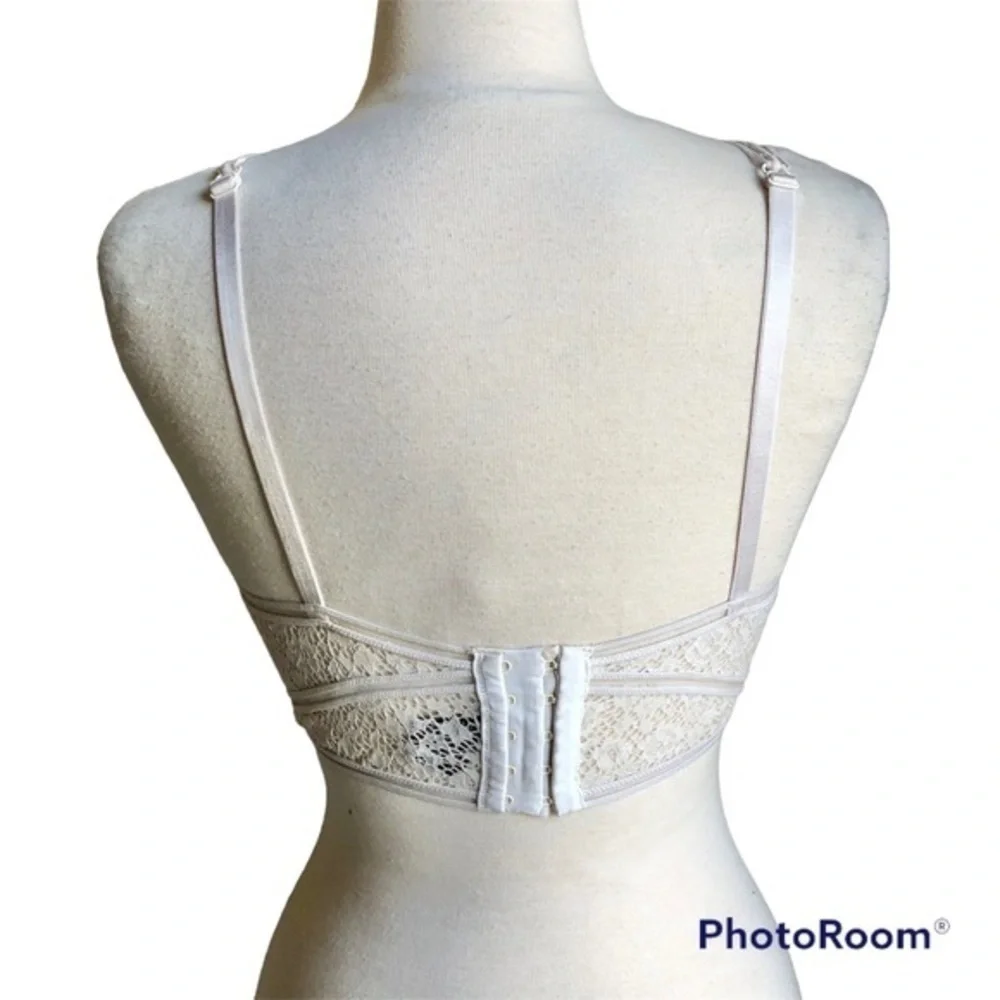 Victoria’s Secret full lace ‘very sexy’ cream criss cross bralette large